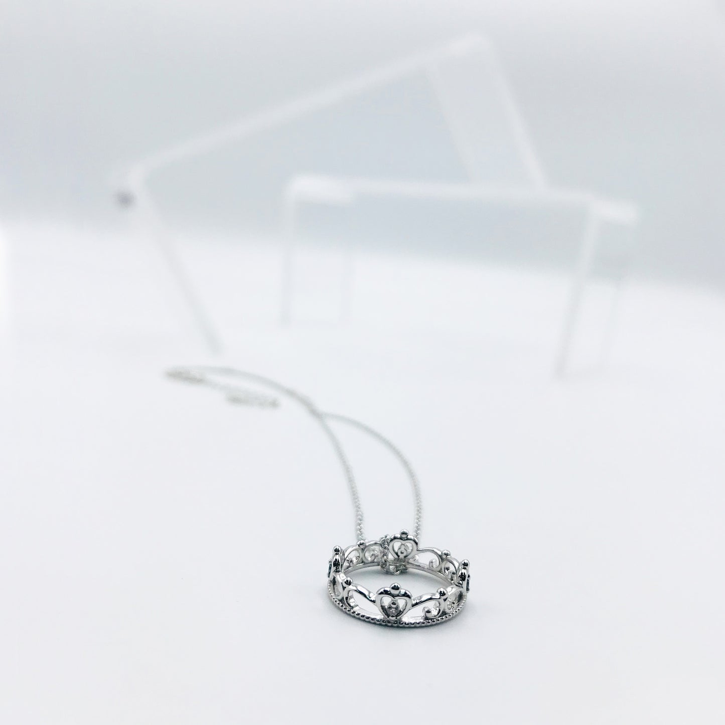 小碎石皇冠吊墜項鏈 Crown Pendant Necklace