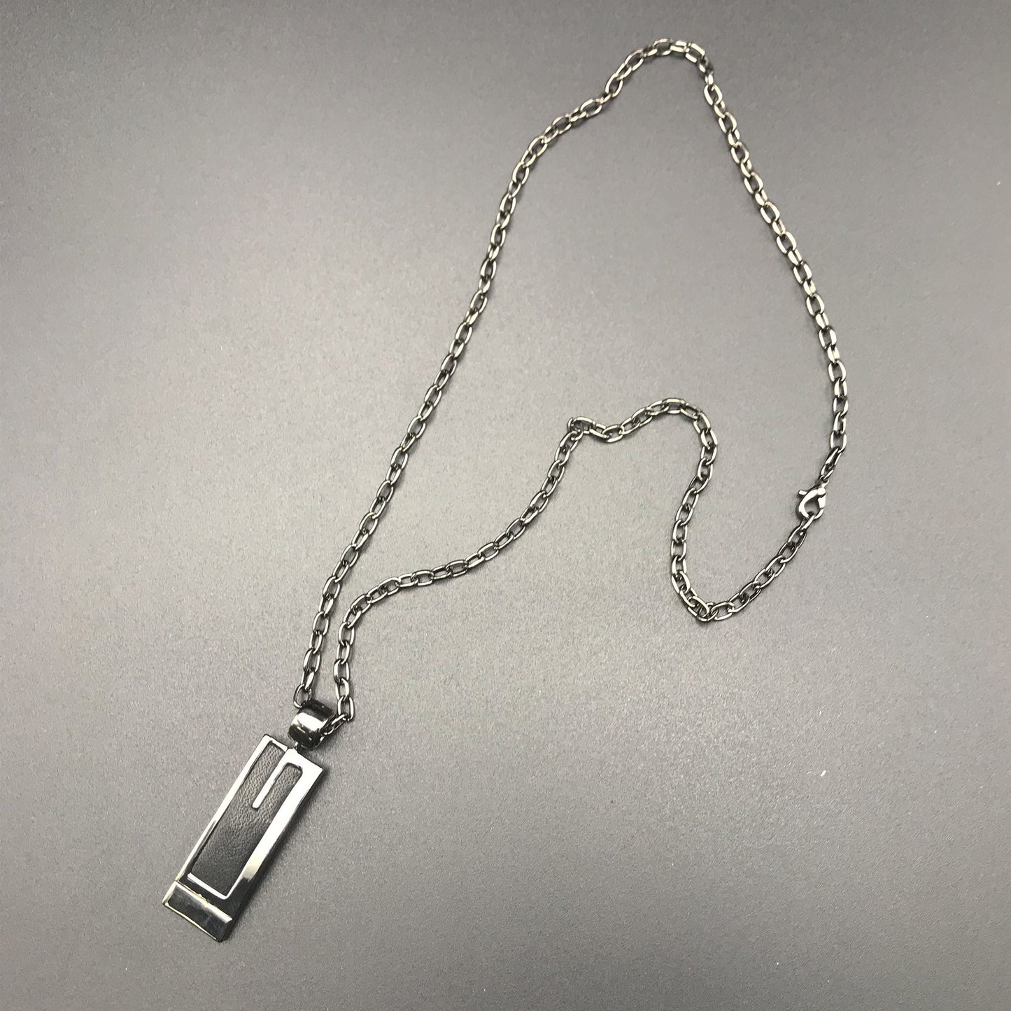 男士項鏈連G字吊牌 Men Necklace with a Letter G Plate