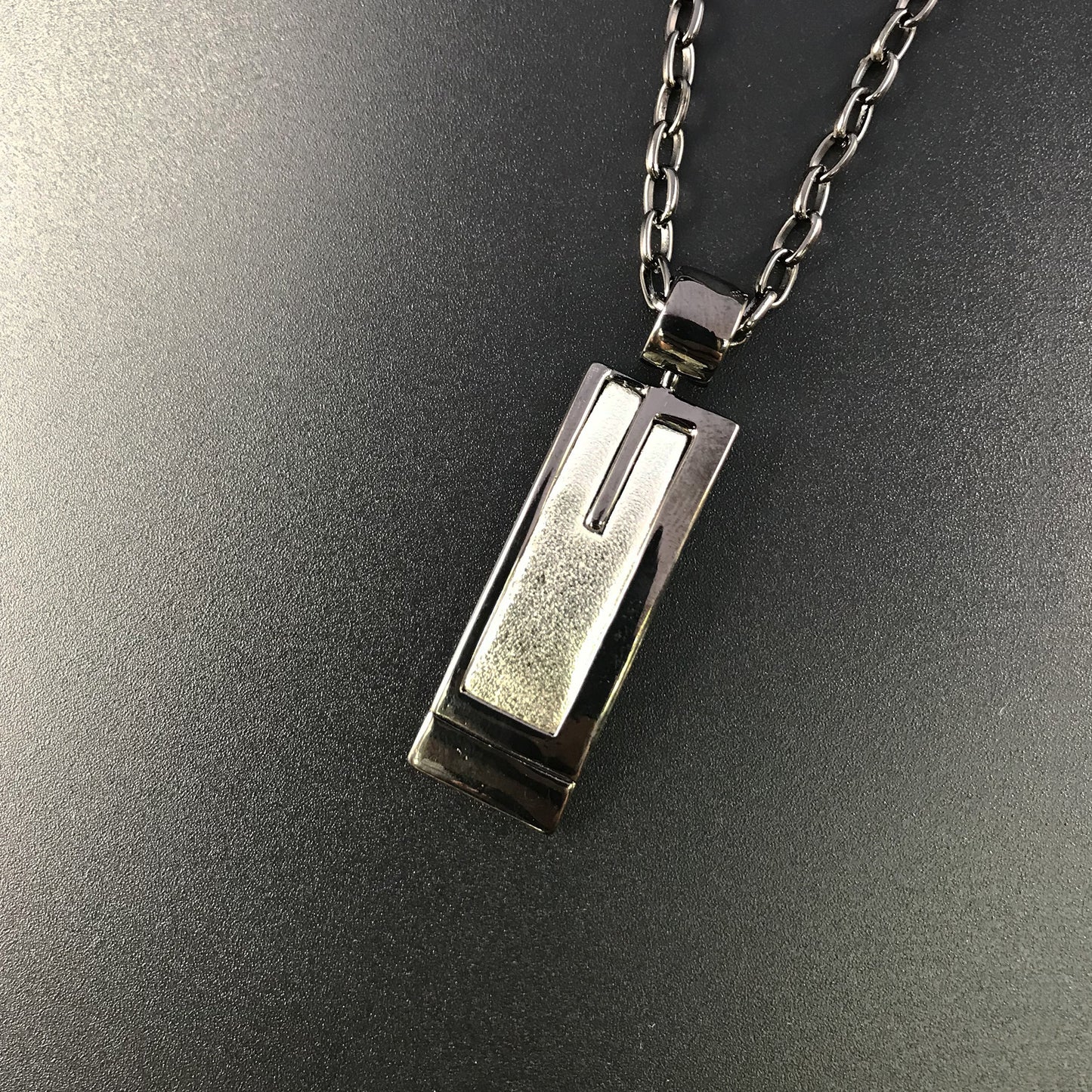 男士項鏈連G字吊牌 Men Necklace with a Letter G Plate